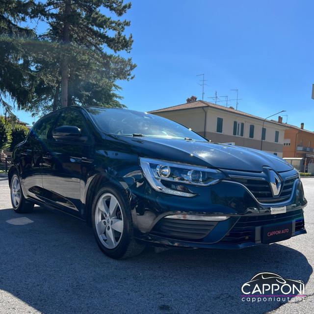 Renault Megane Blue dCi 95 CV Duel OK NEOPATENTATI, del 2019, 99.000 km, in vendita a Sant Angelo In Vado (PU)