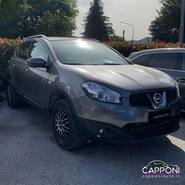 Nissan Qashqai 1.6 dCi 4X4 OK NEOPATENTATI, del 2013, 325.000 km, in vendita a Sant Angelo In Vado (PU)