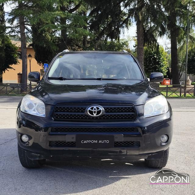 Toyota RAV 4 2.2 D-4D 136 CV OK NEOPATENTATI - foto 2 di 4