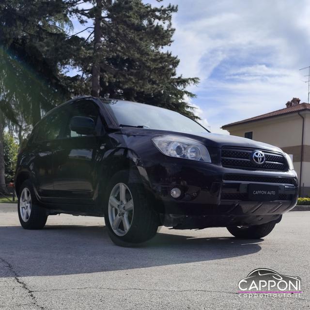 Toyota RAV 4 2.2 D-4D 136 CV OK NEOPATENTATI - foto 3 di 4