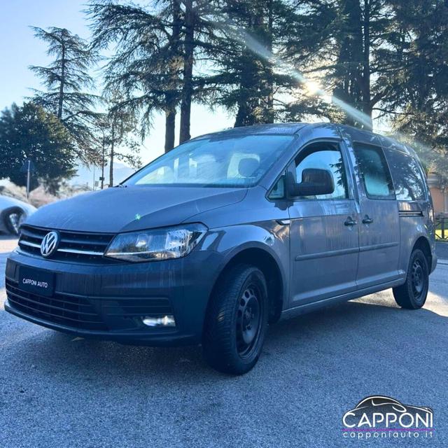 Volkswagen Caddy 2.0 TDI 122 CV 4MOTION Maxi, del 2017, 268.000 km, in vendita a Sant Angelo In Vado (PU)