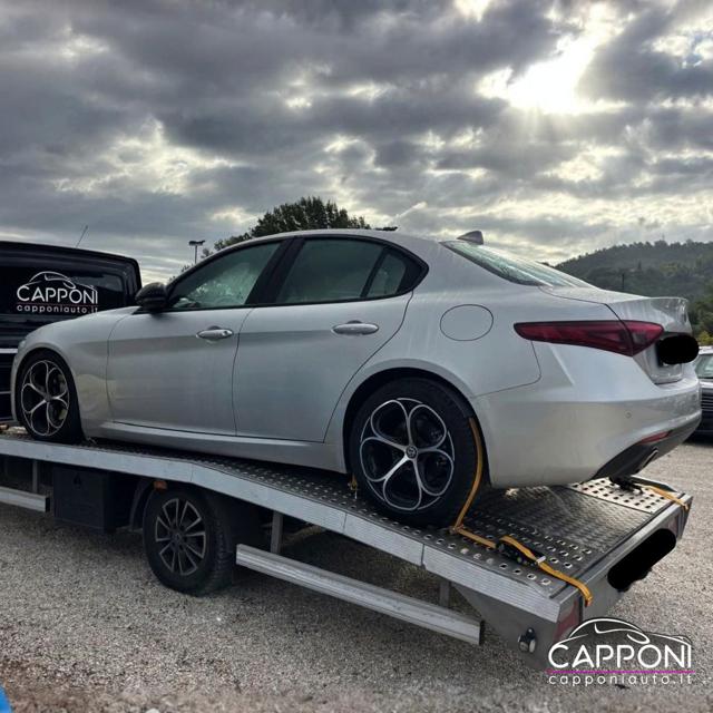 Alfa Romeo Giulia 2.2 Turbodiesel 150 CV motore da rivedere, del 2017, 190.000 km, in vendita a Sant Angelo In Vado (PU)
