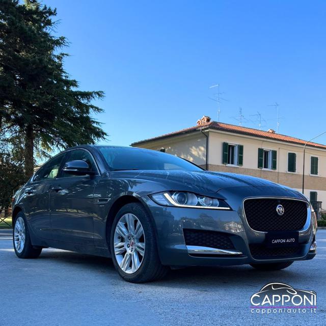Jaguar XF 2.0 D 180 CV AWD aut., del 2019, 105.000 km, in vendita a Sant Angelo In Vado (PU)