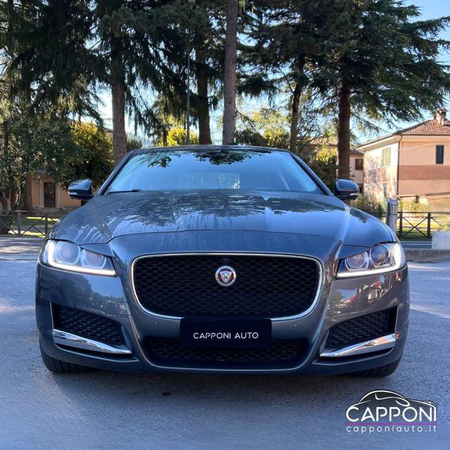 Jaguar XF 2.0 D 180 CV AWD aut. - foto 2 di 4