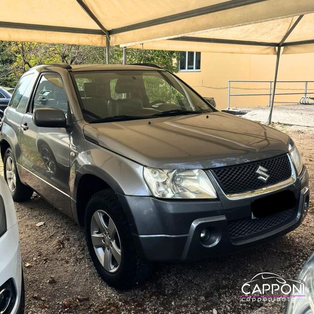 Suzuki Grand Vitara 1.9 DDiS 4X4 3 porte NEOPATENTATI, del 2007, 199.000 km, in vendita a Sant Angelo In Vado (PU)