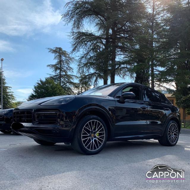Porsche Cayenne Coupé 3.0 E-Hybrid - foto 3 di 4
