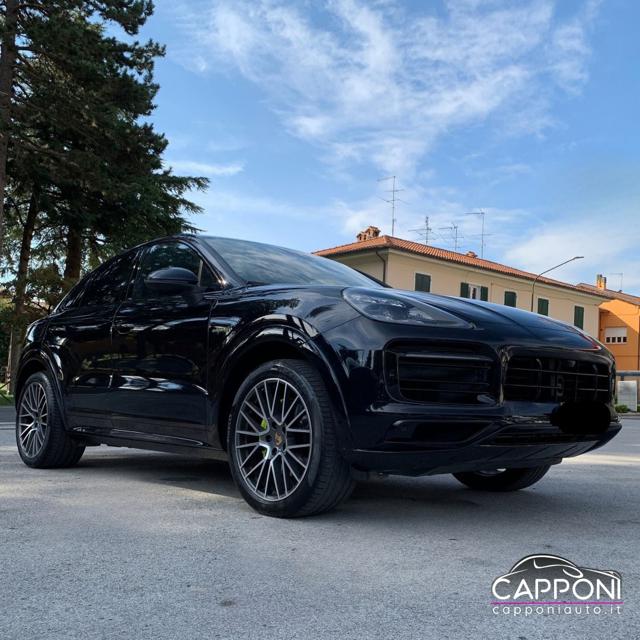 Porsche Cayenne Coupé 3.0 E-Hybrid, del 2021, 74.000 km, in vendita a Sant Angelo In Vado (PU)