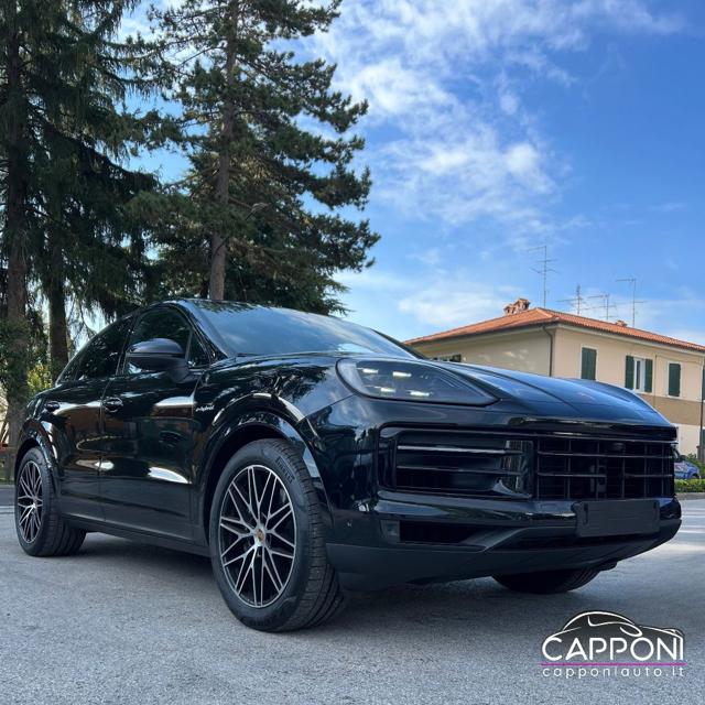 Porsche Cayenne Coupé 3.0 V6 E-Hybrid PROMO IVA DEDUCIBILE, del 2024, 23.000 km, in vendita a Sant Angelo In Vado (PU)