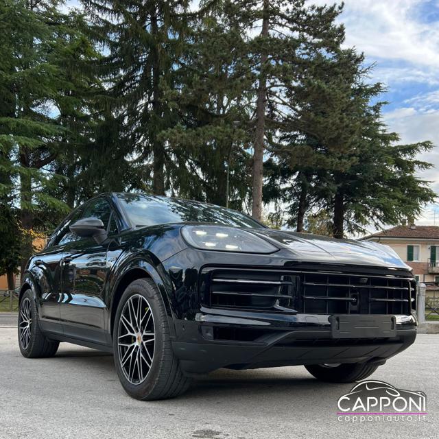 Porsche Cayenne Coupé 3.0 V6 E-Hybrid PROMO IVA DEDUCIBILE, del 2024, 23.000 km, in vendita a Sant Angelo In Vado (PU)