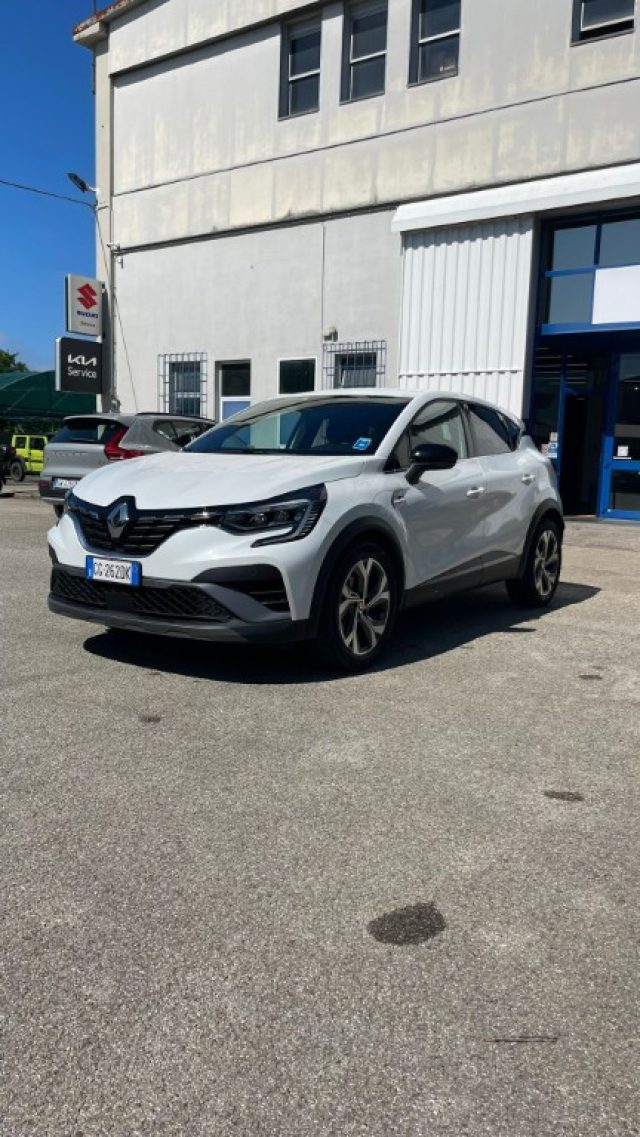 Renault Captur Full Hybrid E-Tech 145 CV RS Line - foto 2 di 4