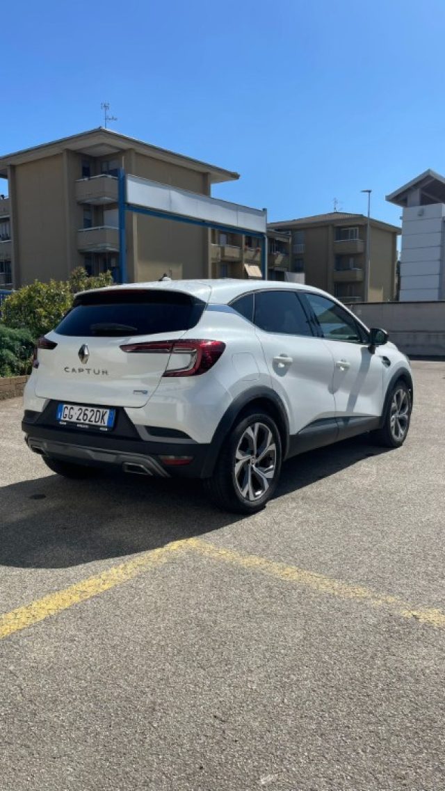 Renault Captur Full Hybrid E-Tech 145 CV RS Line - foto 4 di 4