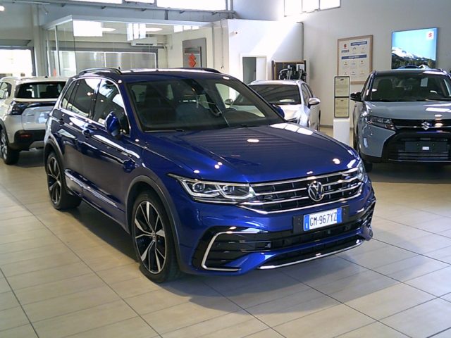 Volkswagen Tiguan 2.0 TDI 150 CV SCR DSG R-Line usato a NOVARA