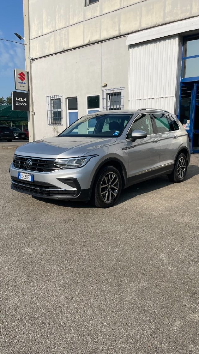 Volkswagen Tiguan 1.5 TSI 150 CV ACT Life - foto 3 di 4