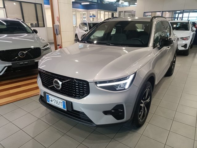 Volvo XC40 B4 automatico Plus Dark usato a NOVARA