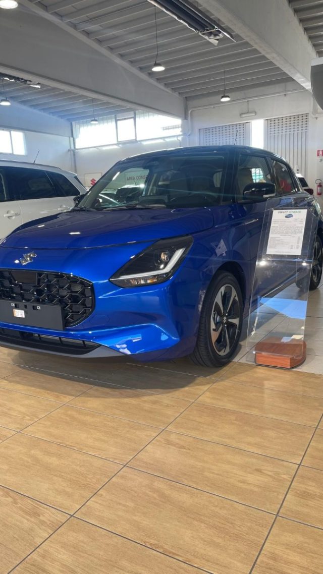 Suzuki Swift 1.2 Hybrid 4WD AllGrip Top nuovo a NOVARA