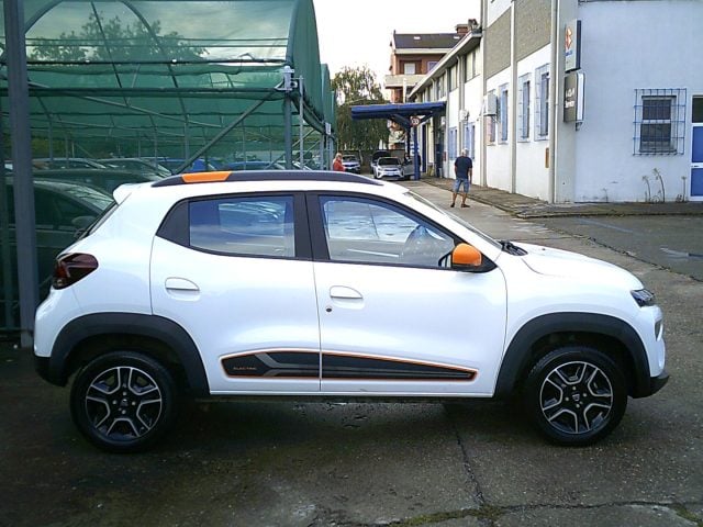 Dacia Spring Electric 45 Comfort Plus - foto 3 di 4
