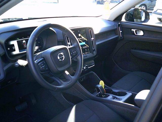 Volvo XC40 B3 automatico Essential - foto 4 di 4
