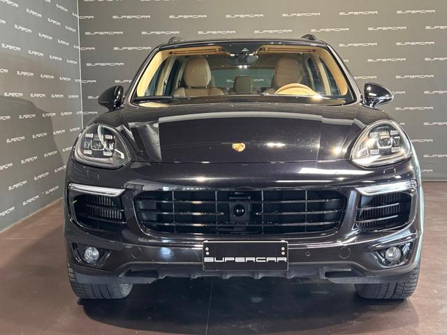 Porsche Cayenne 3.0 Diesel - foto 2 di 4