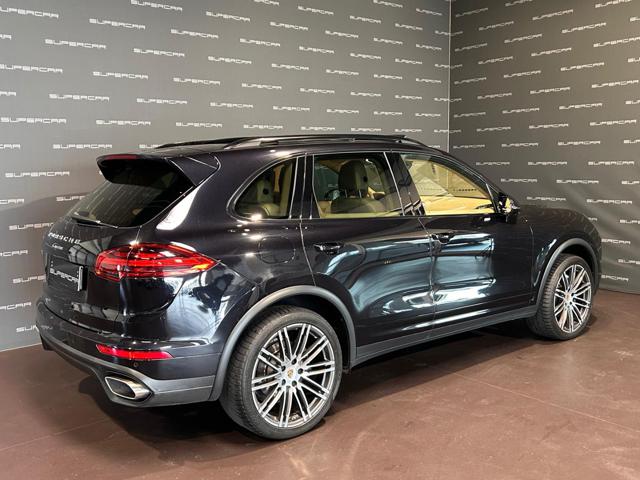 Porsche Cayenne 3.0 Diesel - foto 3 di 4