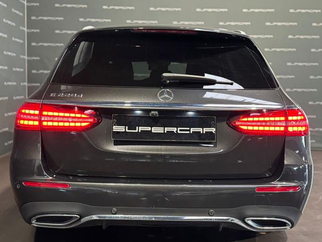 Mercedes-Benz E 220 d S.W. Auto AMG - foto 4 di 4