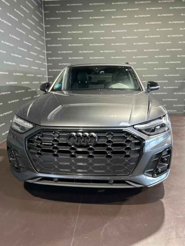 Audi Q5 40 TDI 204 CV quattro S tronic Identity Black - foto 2 di 4