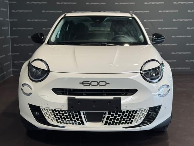 Fiat 600 Hybrid 145 CV DCT MHEV Pop - foto 2 di 4