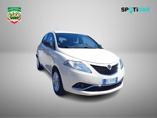 Lancia Ypsilon 1.3 MJT 16V 95 CV 5 porte S&S Silver - foto 3 di 4