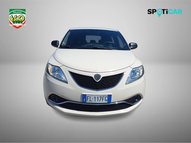 Lancia Ypsilon 1.3 MJT 16V 95 CV 5 porte S&S Silver - foto 2 di 4