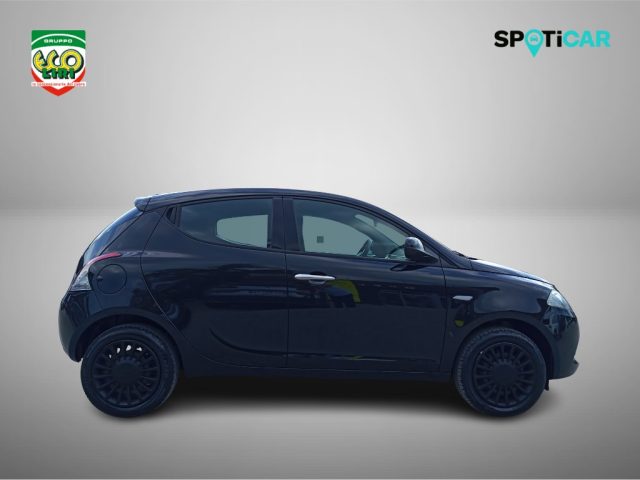Lancia Ypsilon 1.0 FireFly 5 porte S&S Hybrid Silver - foto 4 di 4