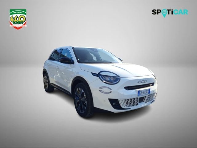 Fiat 600 Hybrid 136 CV DCT MHEV La Prima - foto 4 di 4