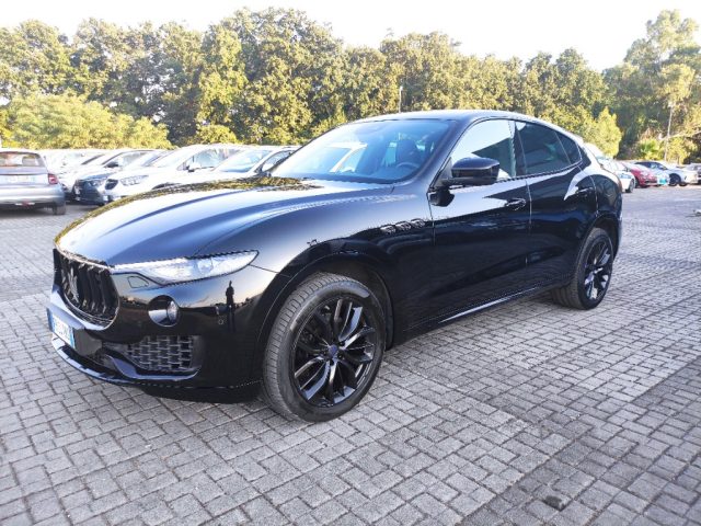 Maserati Levante V6 Diesel 275 CV AWD Nerissimo Edition usato a SAN GIORGIO A LIRI