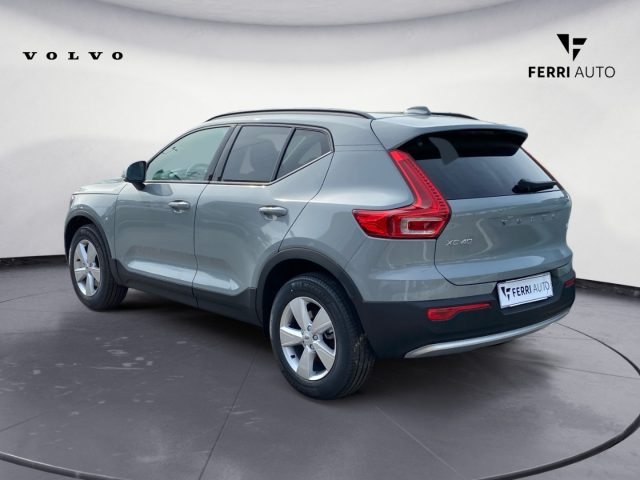 Volvo XC40 B3 automatico Essential - foto 3 di 4