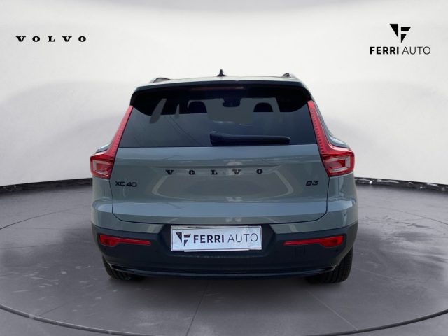 Volvo XC40 B3 automatico Ultra Black Edition - foto 4 di 4