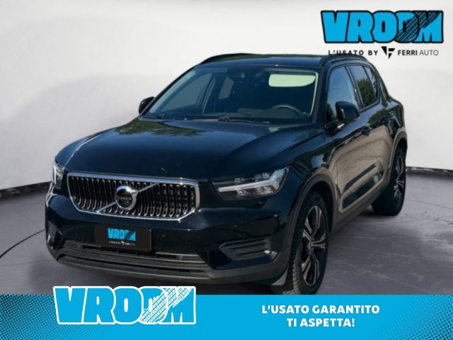 Volvo XC40 T2 Geartronic Momentum Core usato a TAVAGNACCO