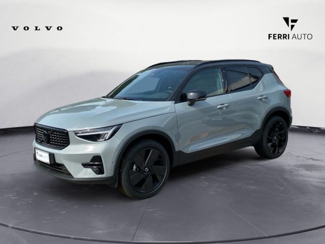 Volvo XC40 B3 automatico Ultra Black Edition - foto 4 di 12