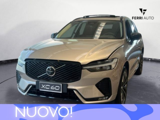 Volvo XC60 B5 AWD automatico Ultra Dark nuovo a TAVAGNACCO
