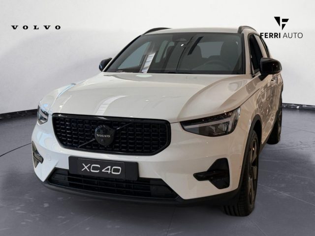 Volvo XC40 B3 automatico Plus Black Edition - foto 2 di 4