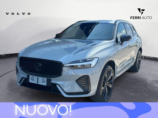 Volvo XC60 B5 AWD automatico Plus Black Edition nuovo a TAVAGNACCO