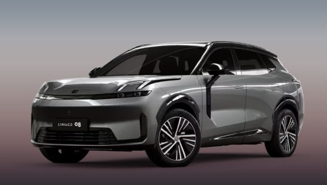 Lynk & Co 8 PHEV Core - foto 2 di 2