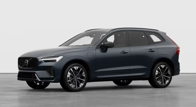 Volvo XC60 T6 Plug-in hybrid AWD automatico Plus Dark - foto 2 di 4