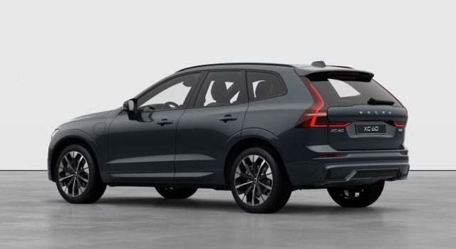 Volvo XC60 T6 Plug-in hybrid AWD automatico Plus Dark - foto 4 di 4