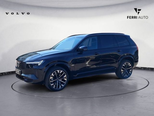 Volvo XC90 B5 AWD automatico 7 posti Plus Dark - foto 2 di 4