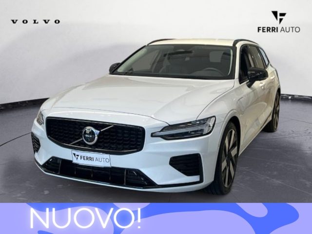 Volvo V60 T6 Plug-in Hybrid AWD automatico Plus Dark nuovo a TAVAGNACCO