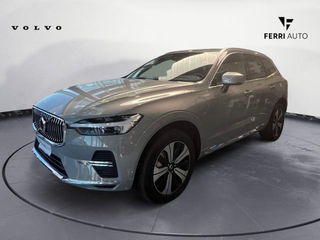 Volvo XC60 T6 AWD automatico Core nuovo a TAVAGNACCO