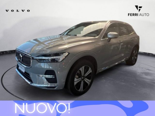 Volvo XC60 T6 AWD automatico Core nuovo a TAVAGNACCO