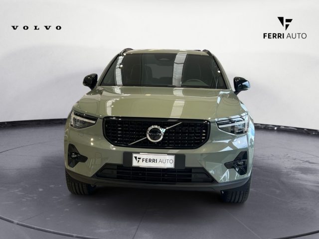 Volvo XC40 B3 automatico Ultra Dark - foto 4 di 4
