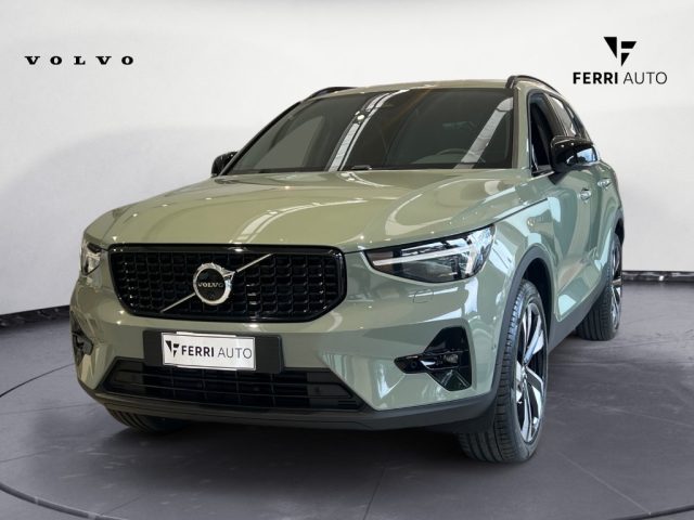 Volvo XC40 B3 automatico Ultra Dark - foto 3 di 4