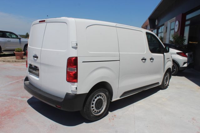 Toyota Proace Electric 50kWh PL-TN Furgone Medium 4p. 10q Active, del 2022, 8.032 km, in vendita a Roma (RM)