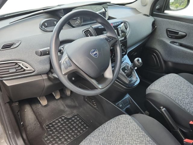 Lancia Ypsilon 1.0 FireFly 5 porte S&S Hybrid Ecochic Gold usato a ROMA