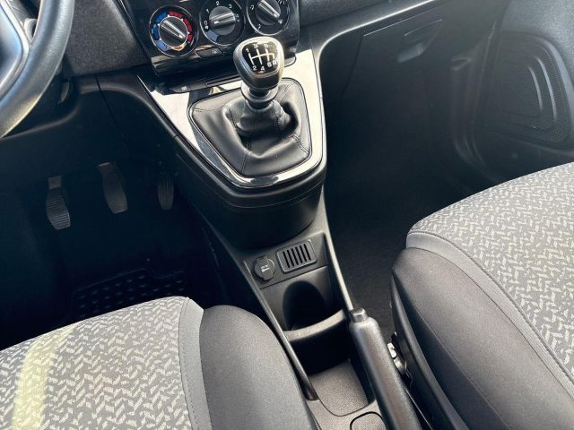 Lancia Ypsilon 1.0 FireFly 5 porte S&S Hybrid Silver usato a ROMA